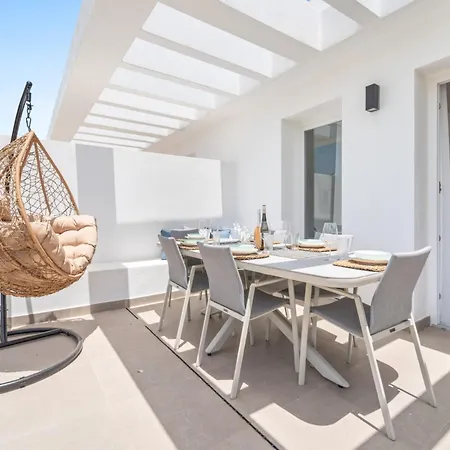 Modern 3-pax With Solarium Estepona